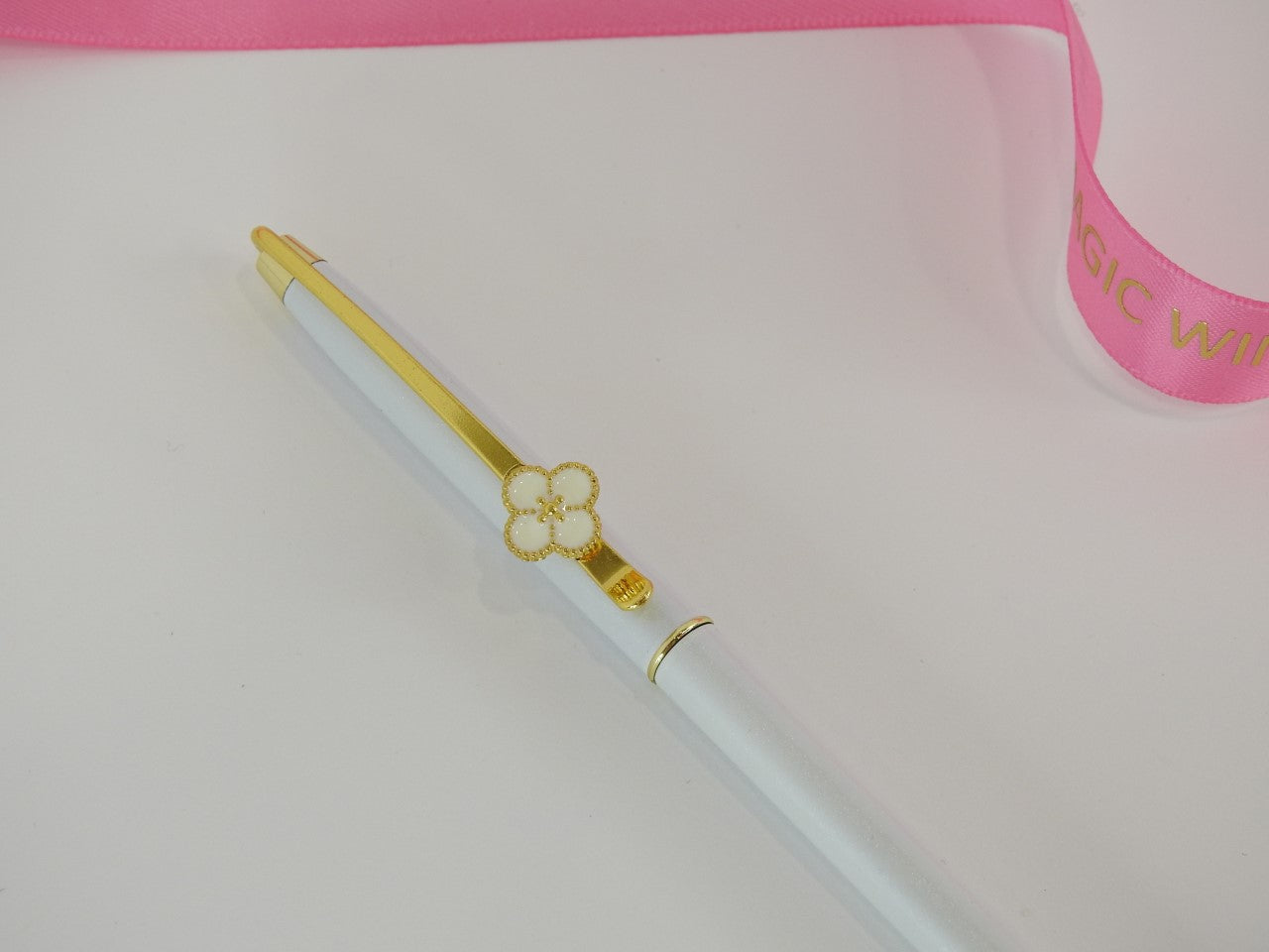 White Rose Pen